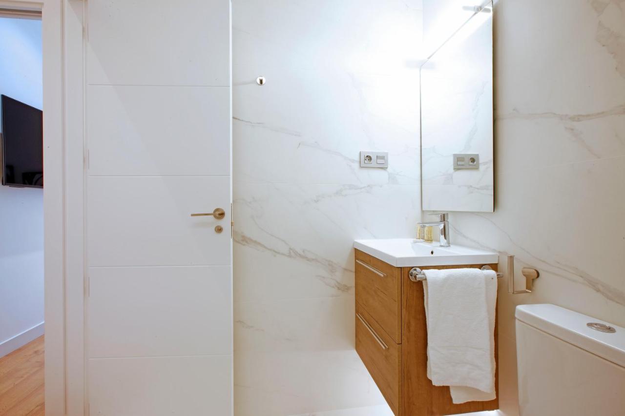 Tirso Suite Madrid Exteriér fotografie